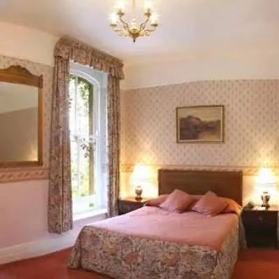 Best Western Limpley Stoke Hotel